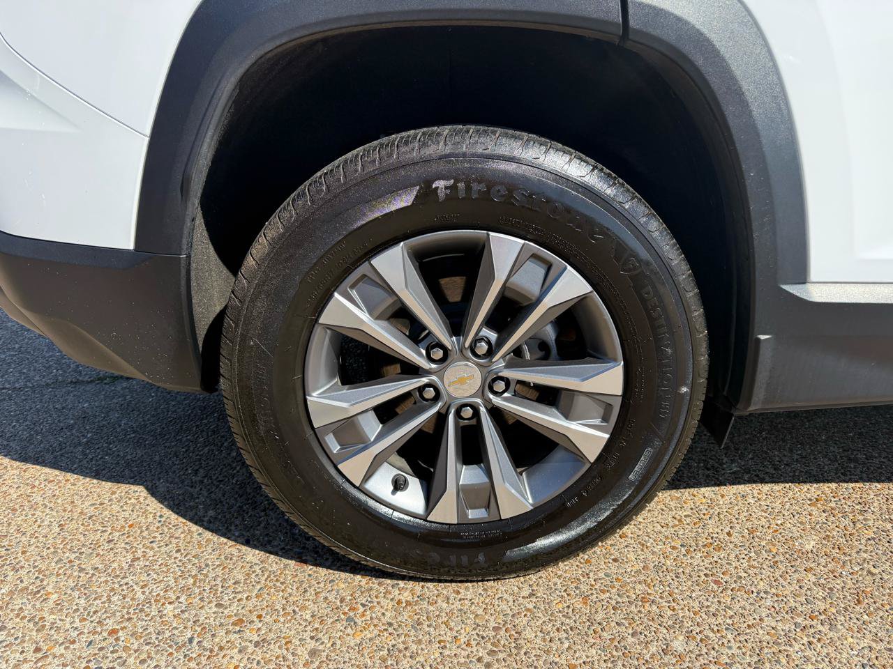 Used 2025 Chevrolet Equinox LT FWD image 6