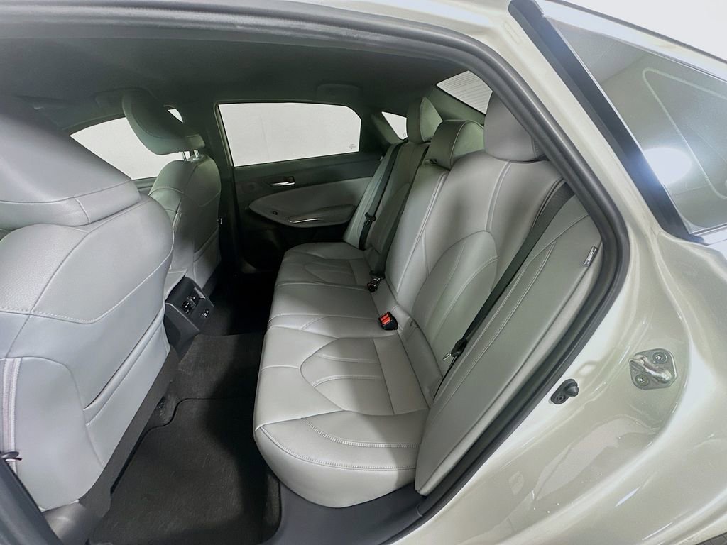 Used 2022 Toyota Avalon XLE image 23