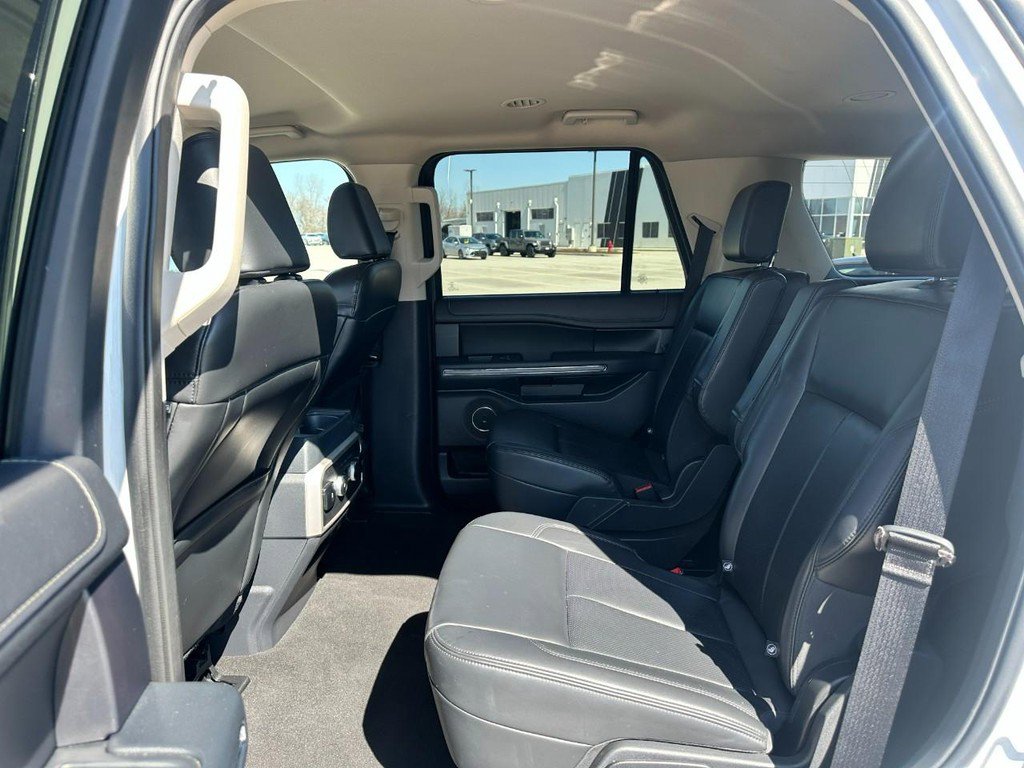 Used 2024 Ford Expedition XLT image 10