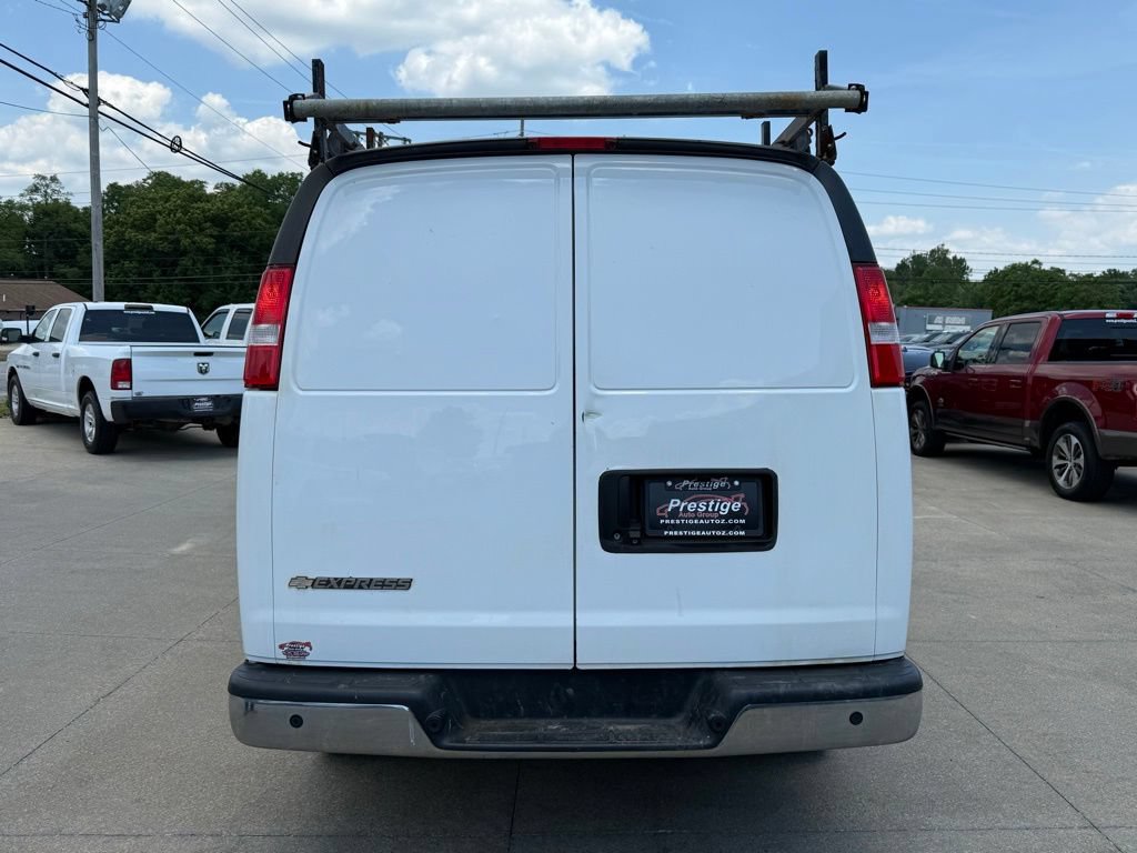 Used 2021 Chevrolet Express 3500 w/ Driver Convenience Package RWD image 17