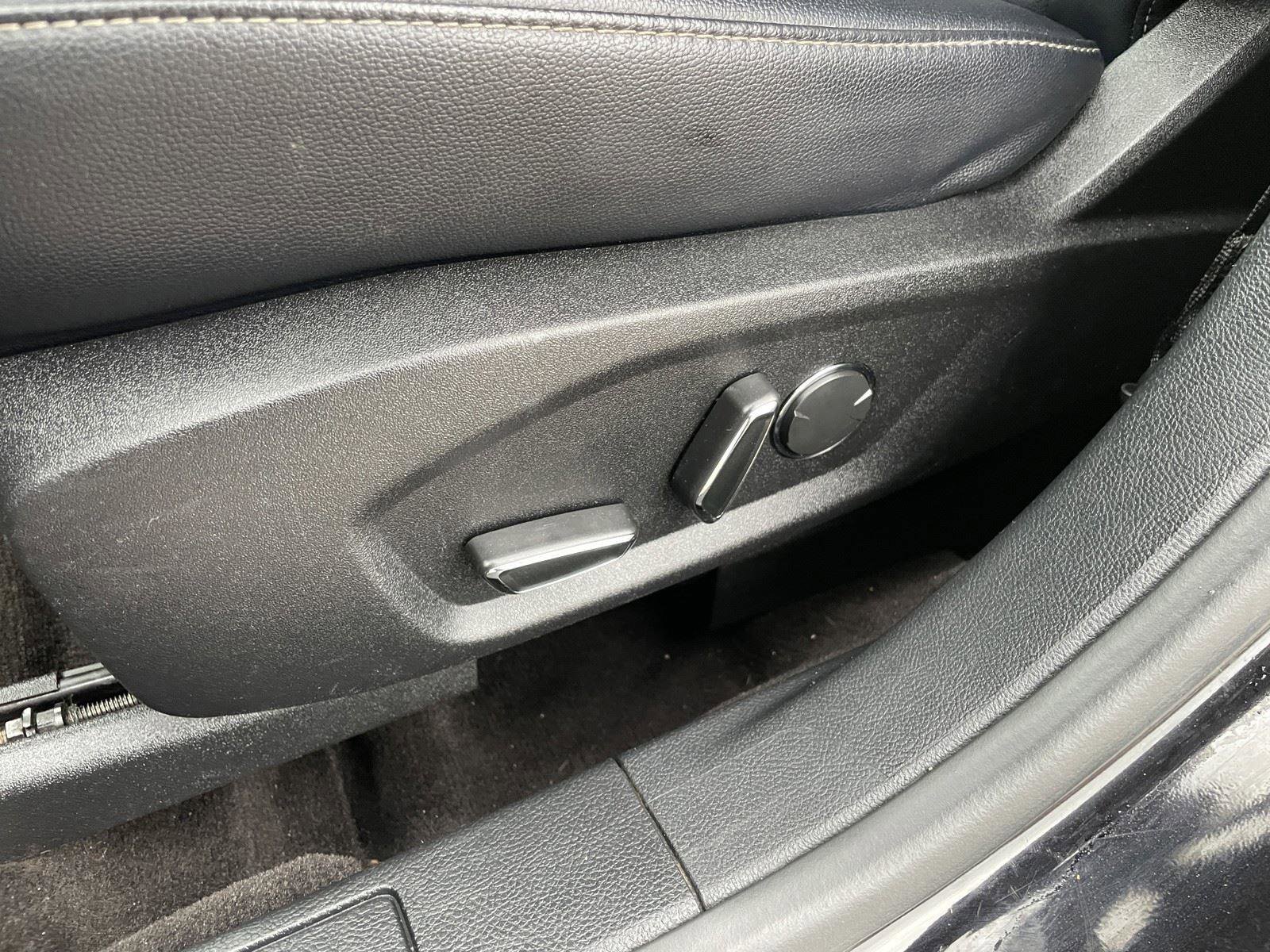 Used 2019 Ford Fusion SEL FWD image 12
