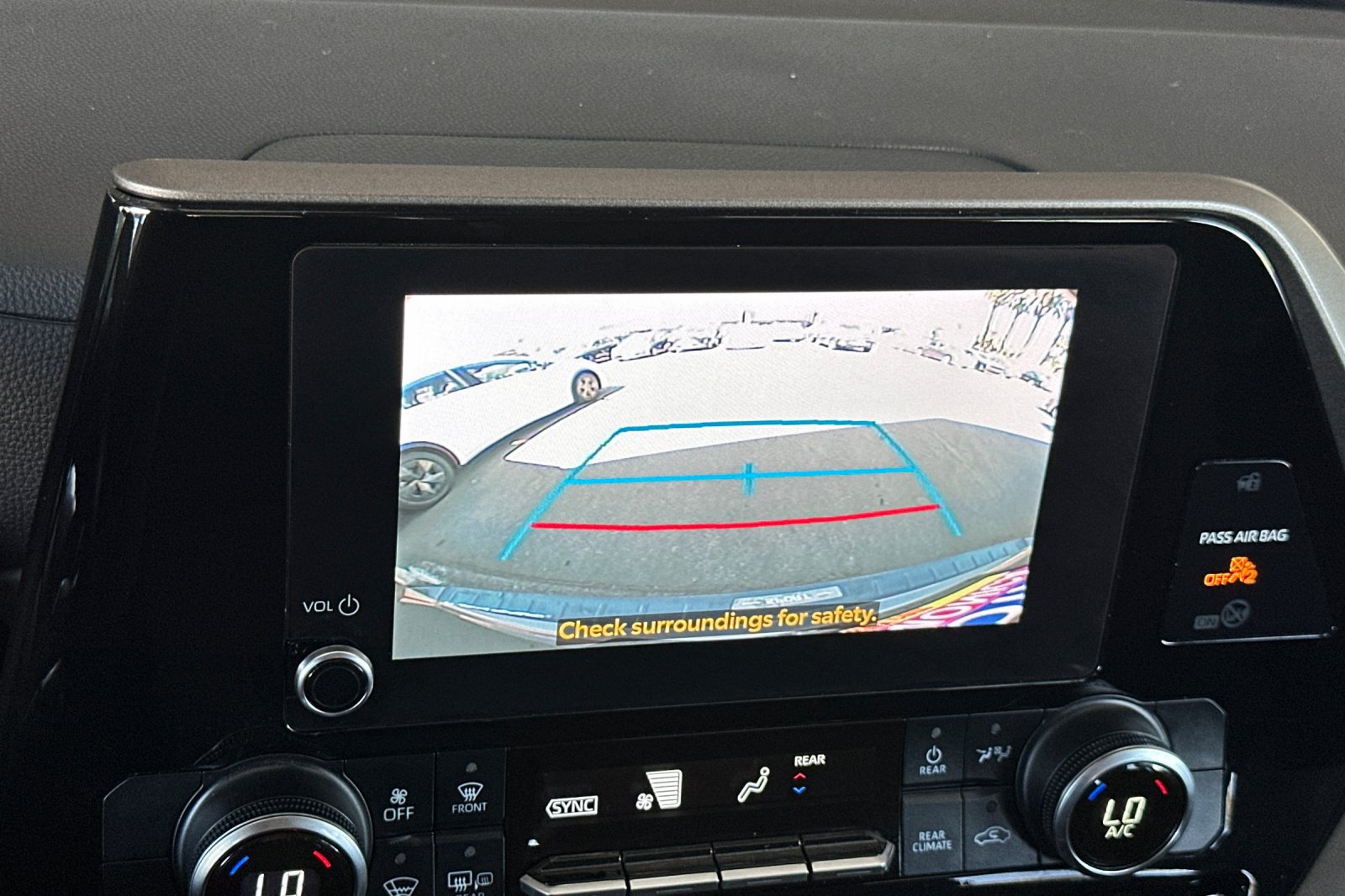 Used 2023 Toyota Highlander LE FWD image 22
