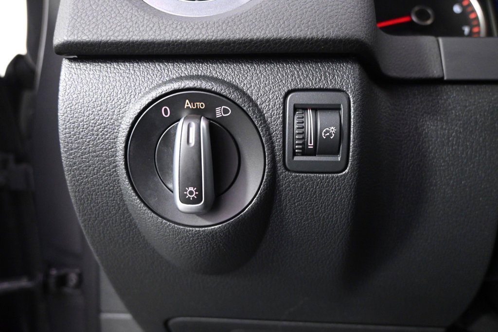 Used 2016 Volkswagen Tiguan S image 24