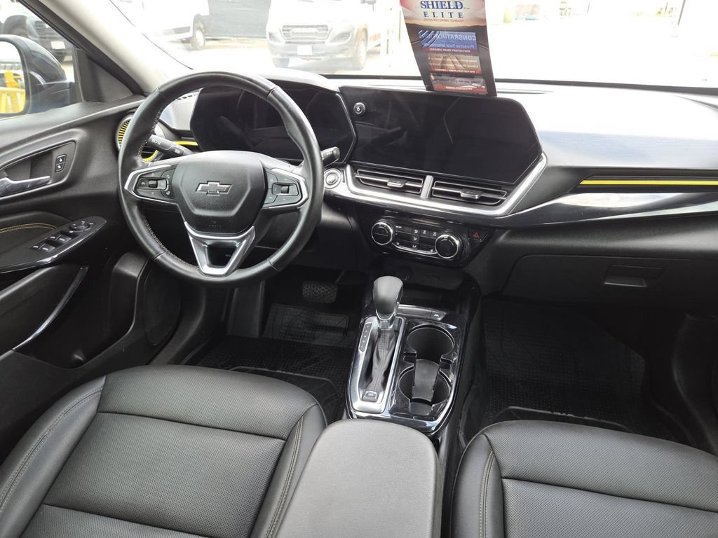 Used 2025 Chevrolet Trax ACTIV w/ Sunroof Package FWD image 20