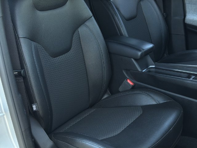 Used 2025 Jeep Compass Latitude AWD/4WD image 31
