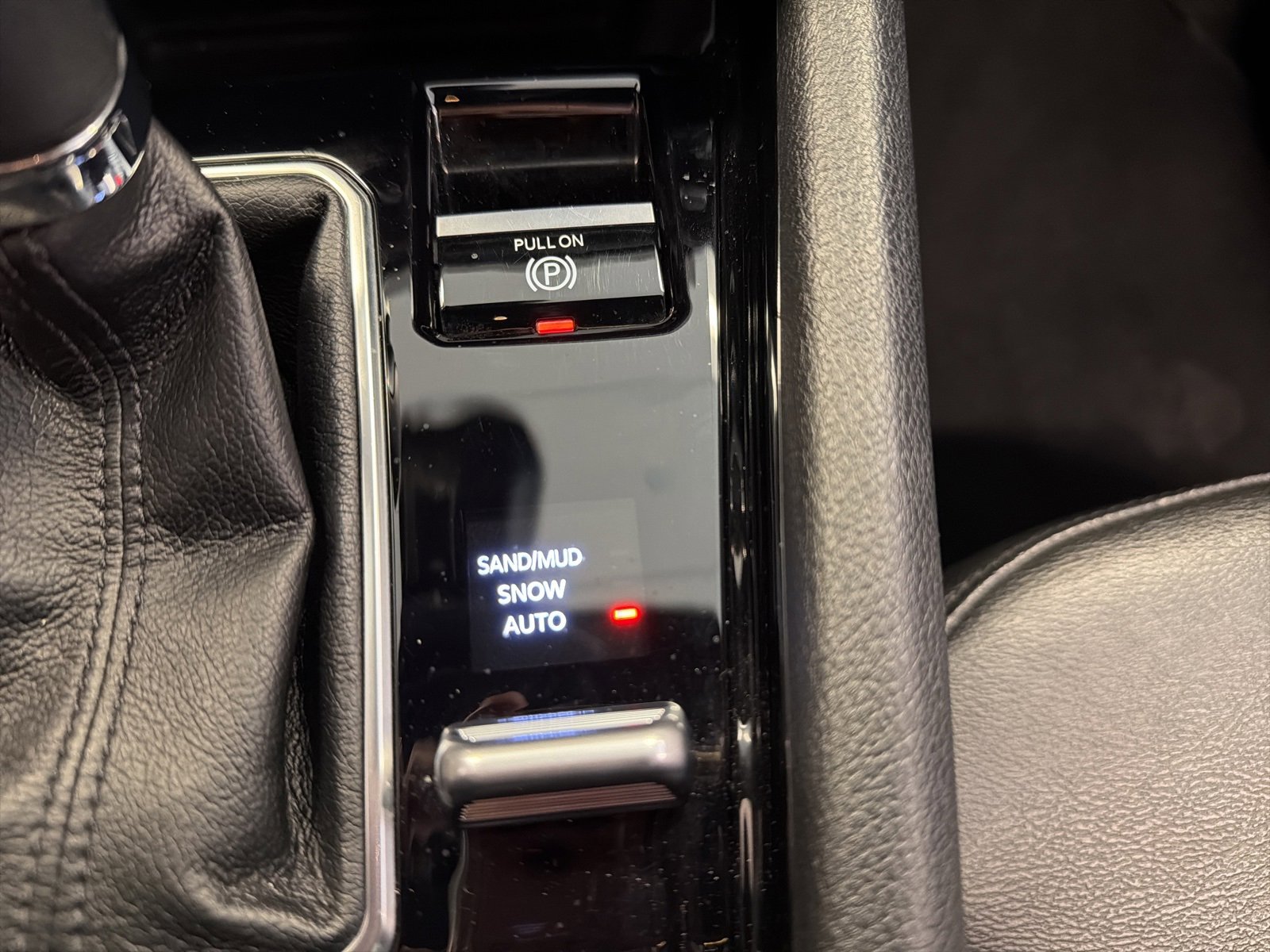 Used 2024 Jeep Compass Limited image 25