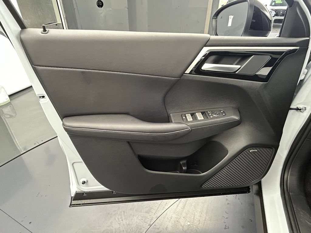 New 2026 Mitsubishi Outlander AWD image 12
