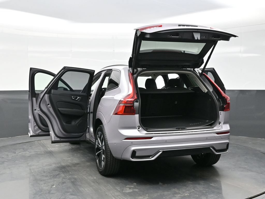 New 2026 Volvo XC60 B5 Plus w/ Climate Package AWD/4WD image 40