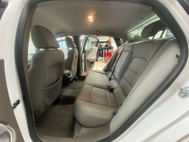 Used 2022 Chevrolet Malibu LT FWD image 19