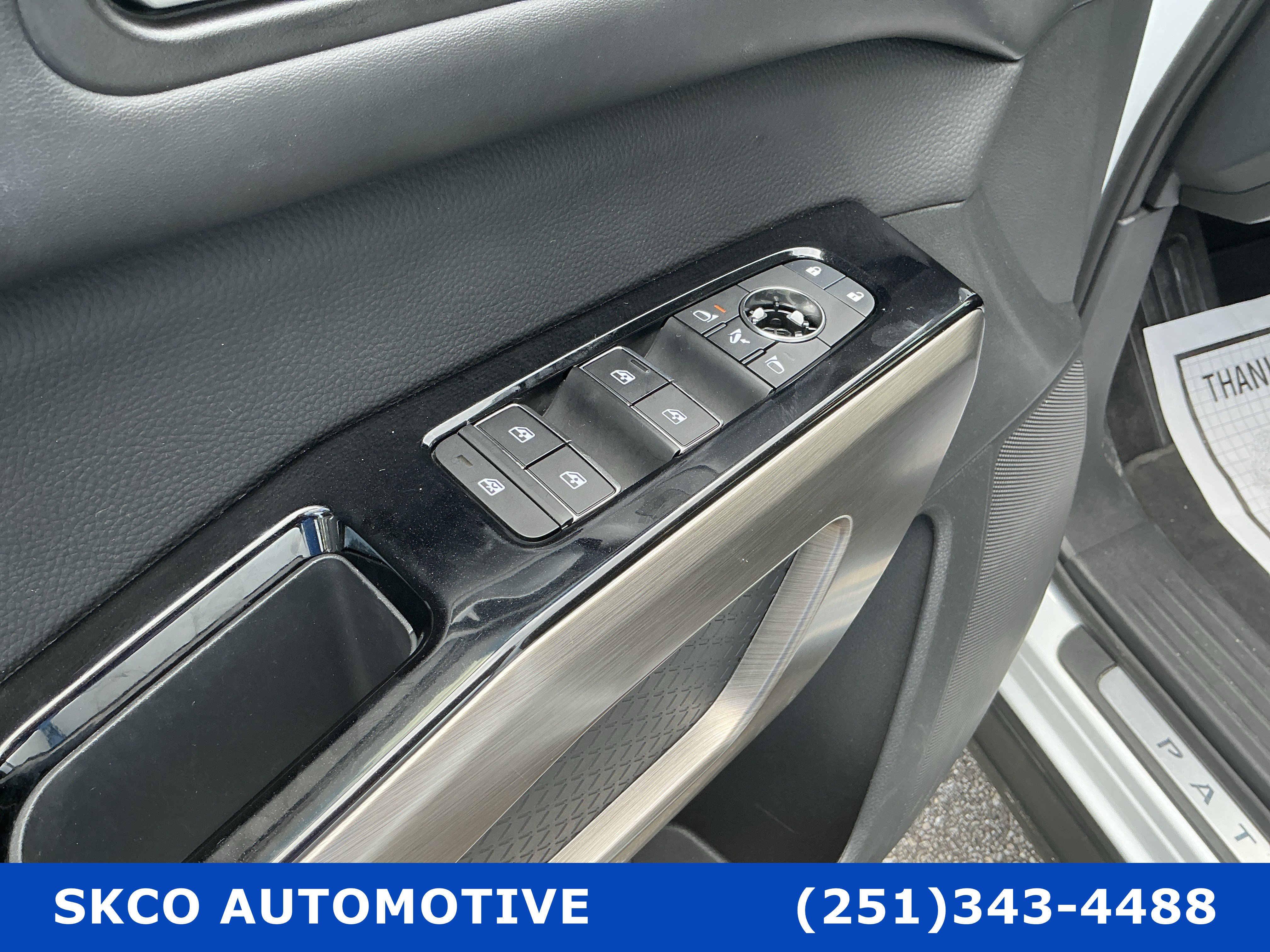 Used 2025 Nissan Pathfinder Platinum FWD image 22