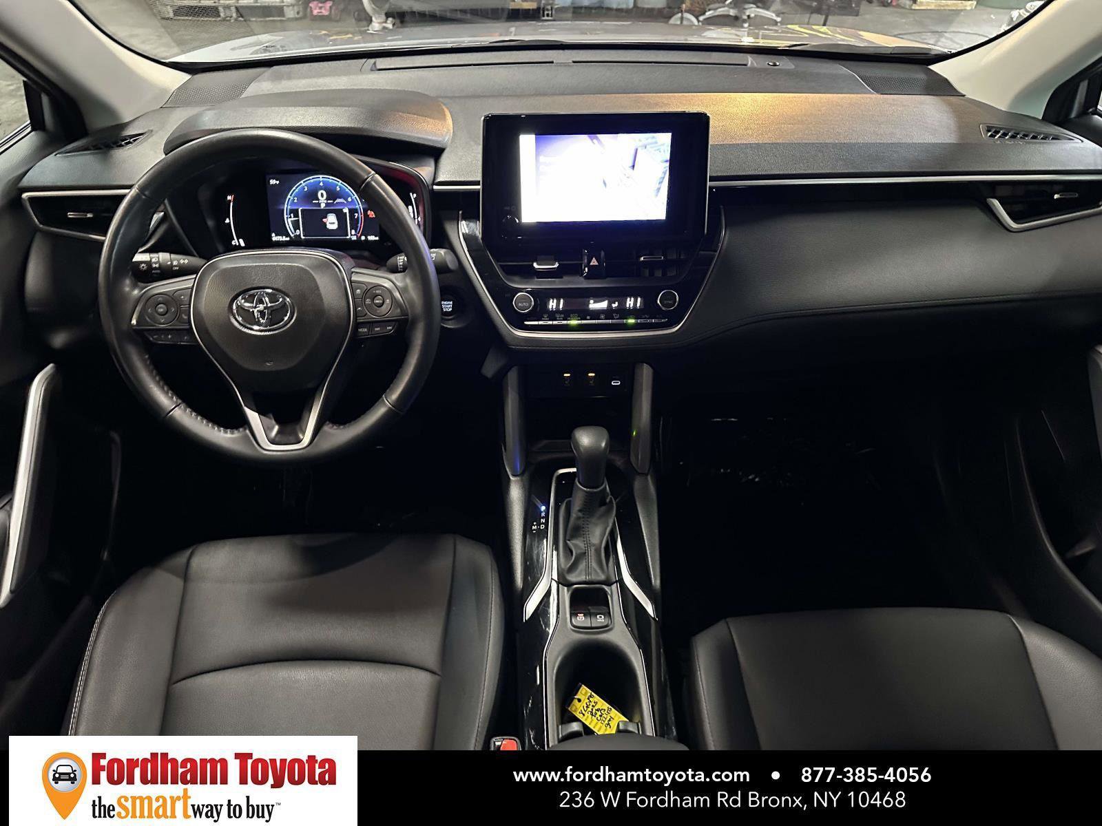 Used 2025 Toyota Corolla Cross XLE image 15