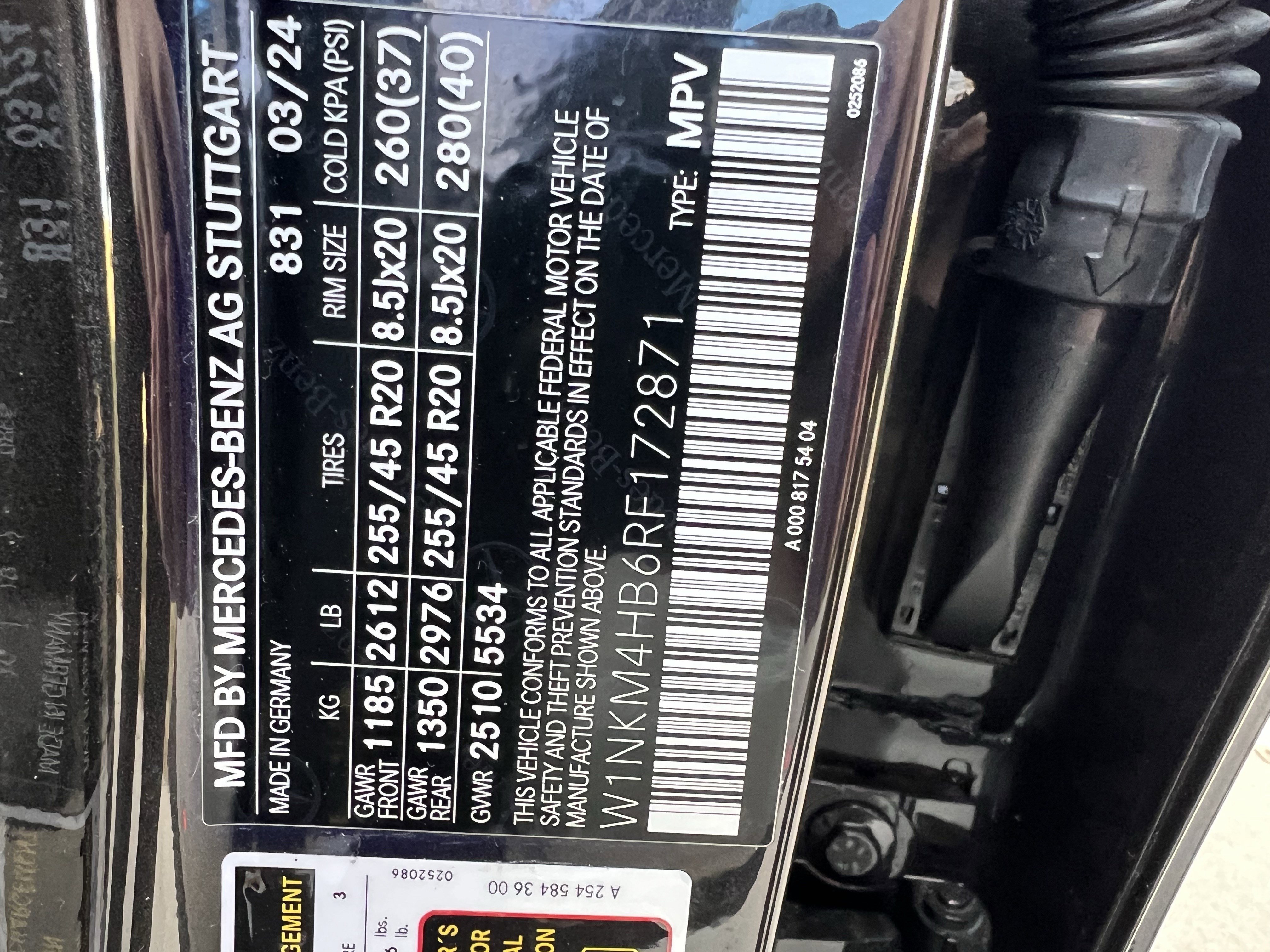 Used 2024 Mercedes-Benz GLC 300 4MATIC image 37