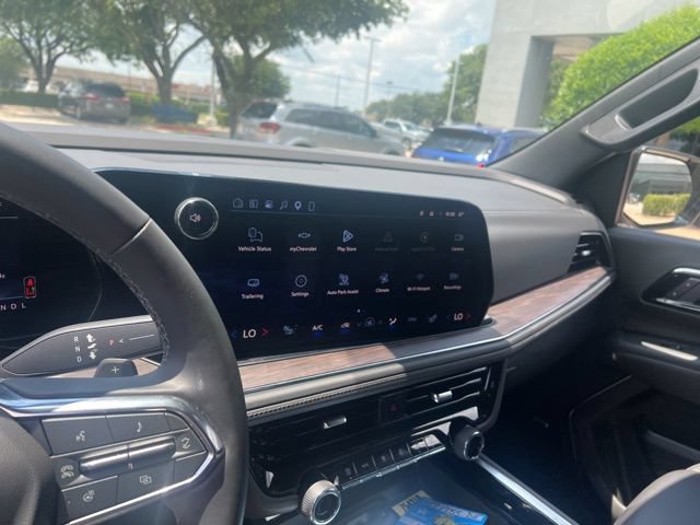 Used 2026 Chevrolet Tahoe Z71 w/ Comfort Package AWD/4WD image 8