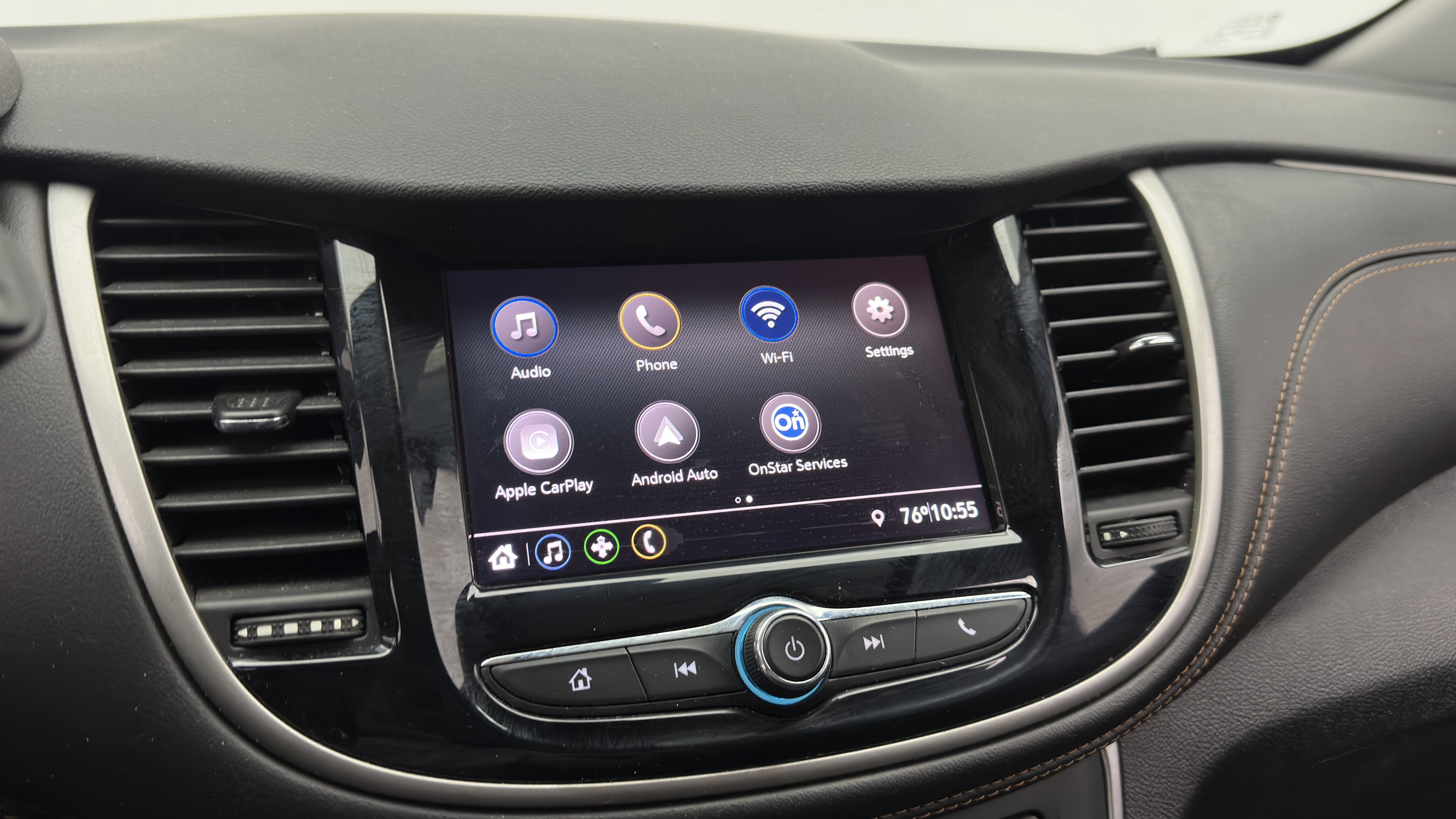 Used 2020 Chevrolet Trax LT FWD image 19