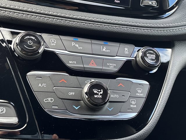 New 2026 Chrysler Pacifica Select image 35