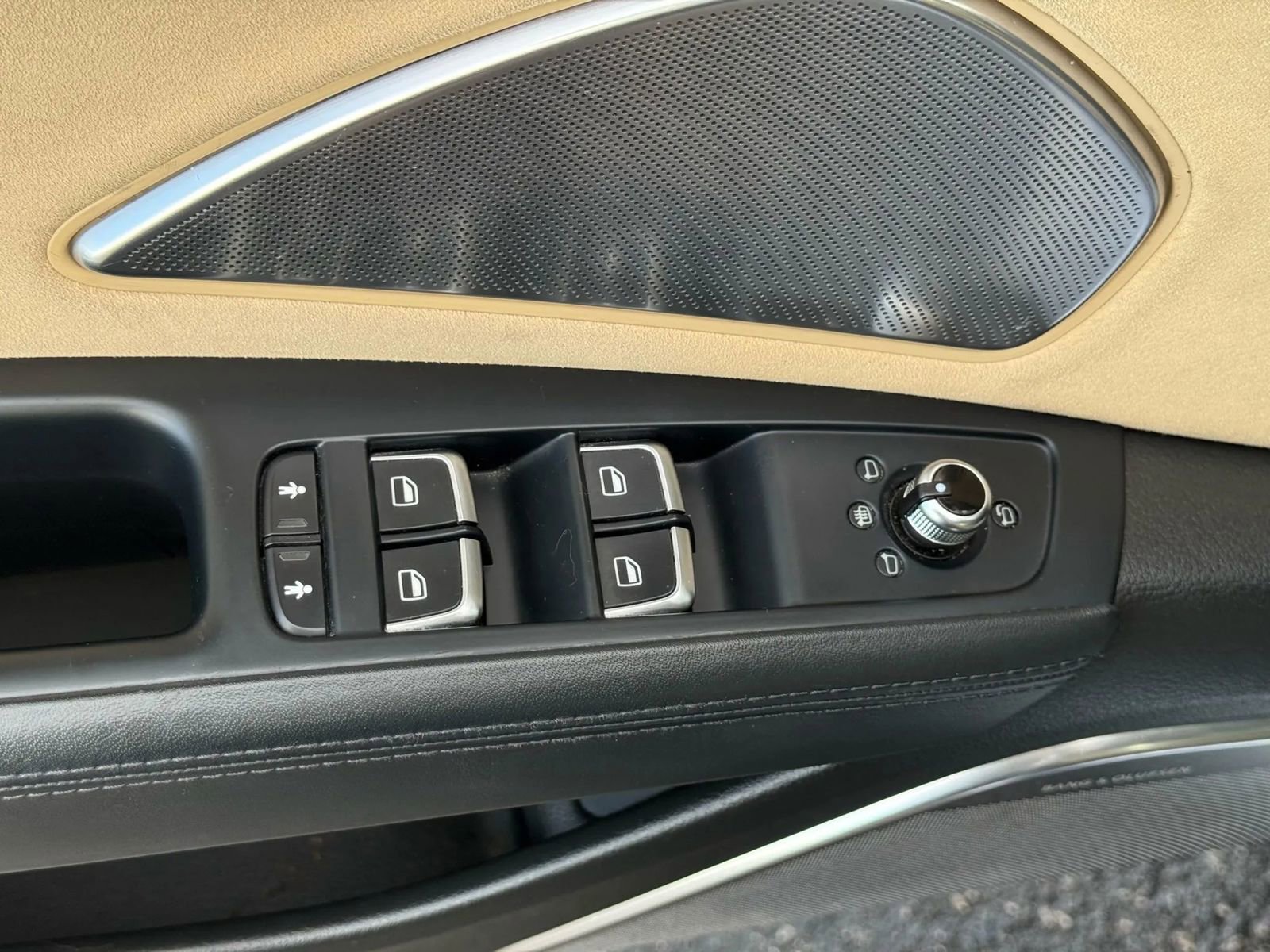 Used 2012 Audi A8 4.2 image 14