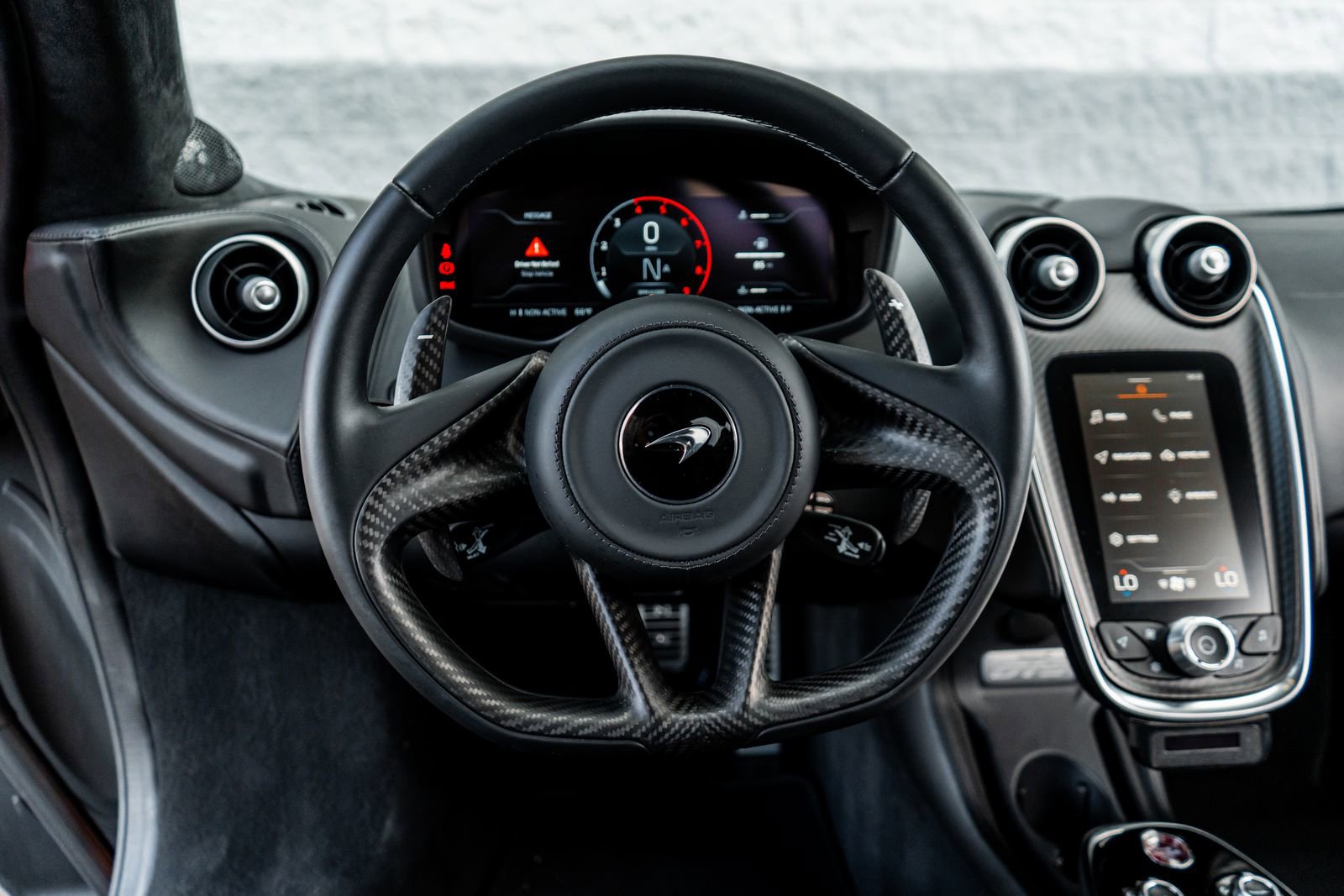 Used 2025 McLaren GTS image 32