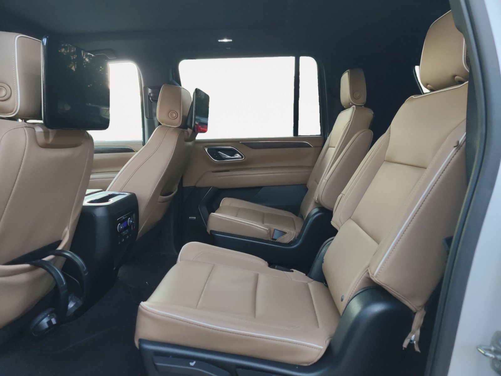 Certified 2023 Chevrolet Suburban Premier AWD/4WD image 13
