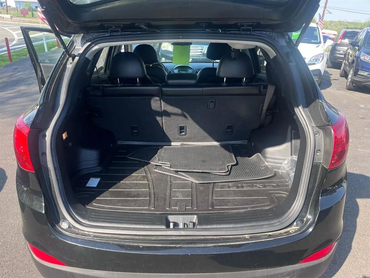 Used 2015 Hyundai Tucson SE AWD/4WD image 18