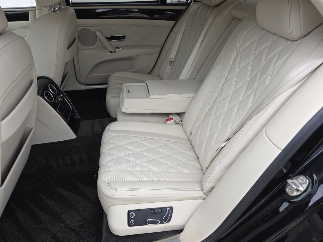 Used 2016 Bentley Flying Spur V8 AWD/4WD image 27