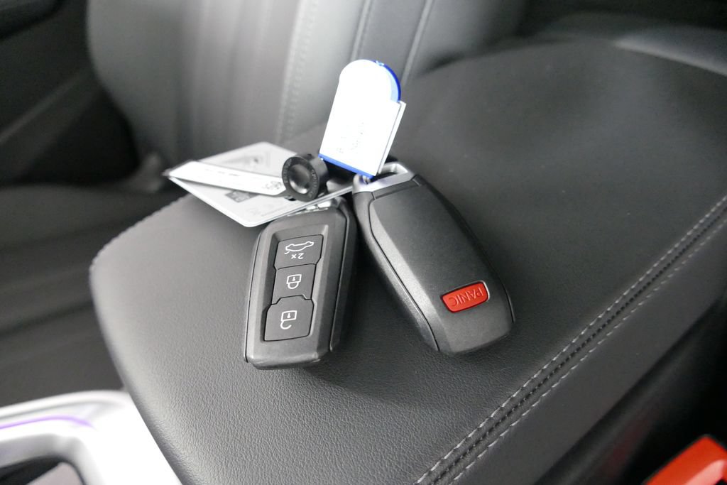 Certified 2025 Audi Q5 Premium w/ Convenience Package AWD/4WD image 23
