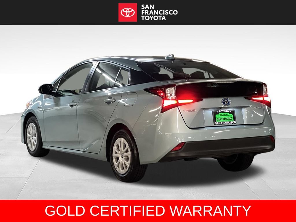 Certified 2022 Toyota Prius LE FWD image 3