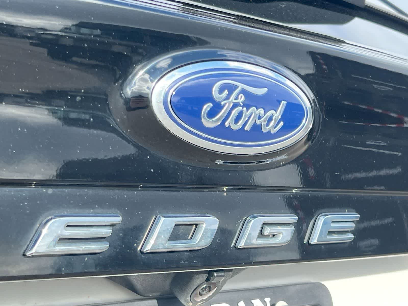 Used 2022 Ford Edge Titanium w/ Class II Trailer Tow Package image 12
