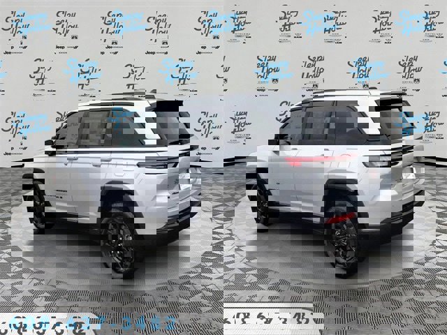 New 2025 Jeep Grand Cherokee Altitude image 7