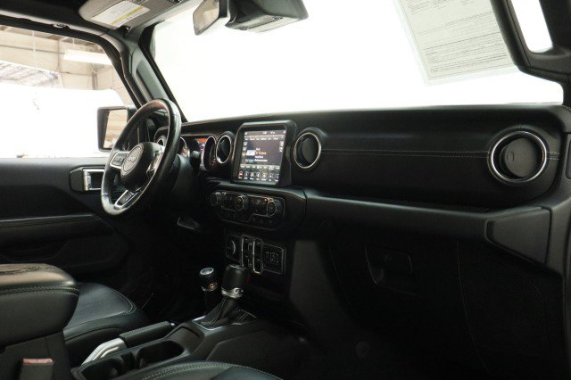 Used 2019 Jeep Wrangler Unlimited Sahara AWD/4WD image 21