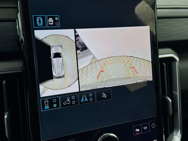 Used 2025 GMC Acadia Elevation image 17