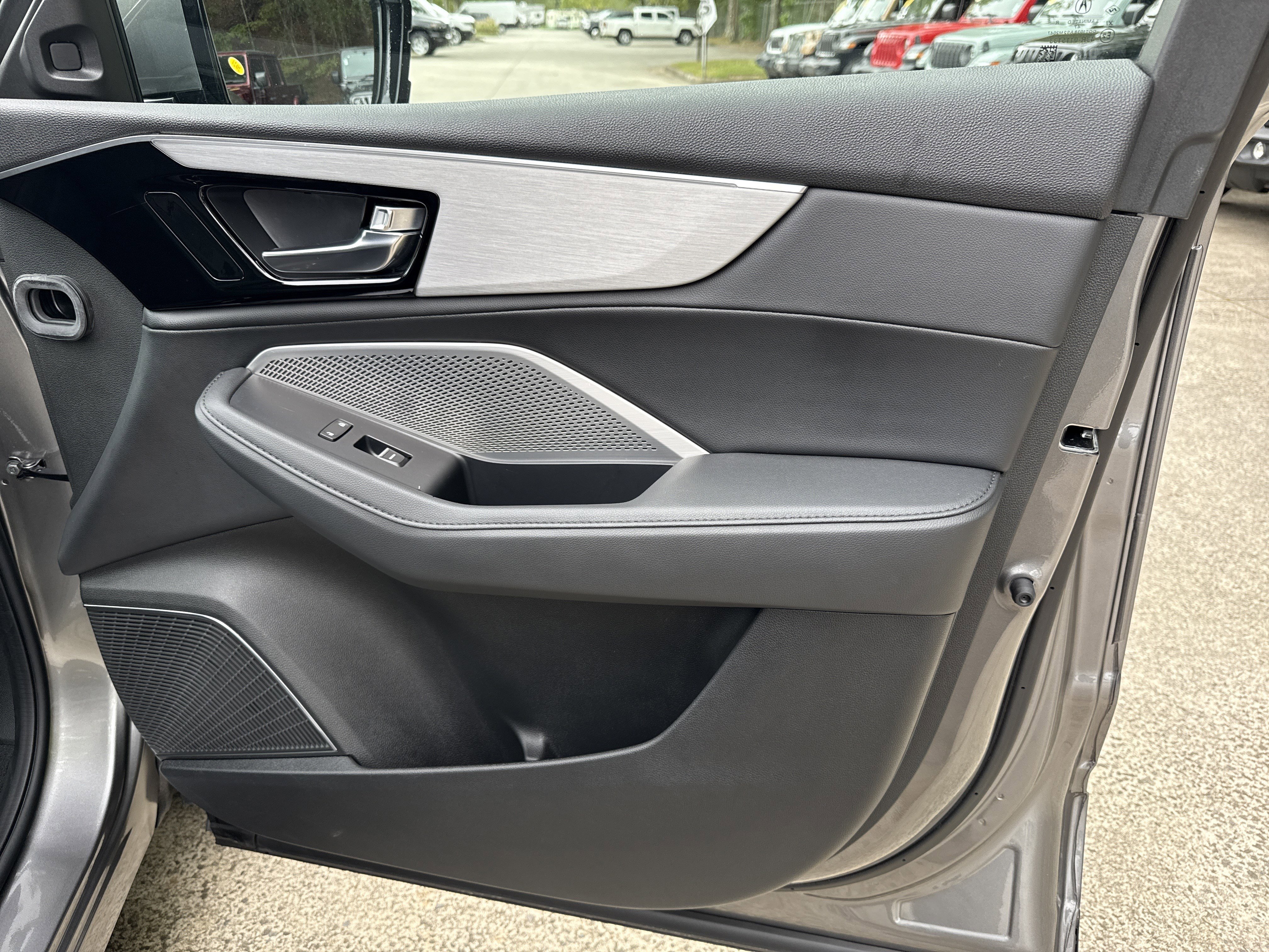 Used 2024 Acura MDX FWD image 14