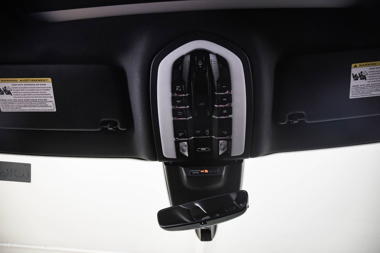 Certified 2026 Porsche Macan image 20