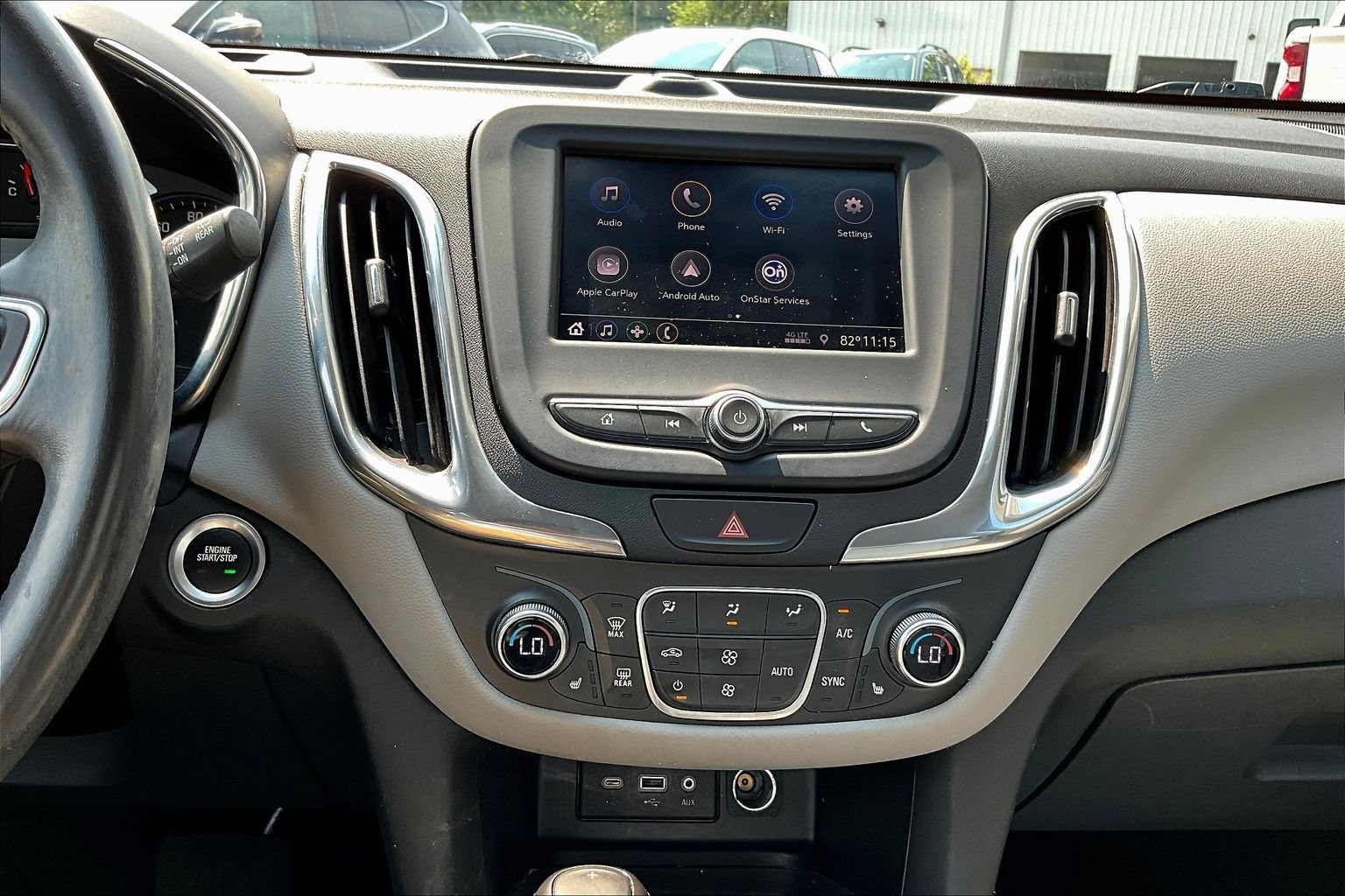 Used 2020 Chevrolet Equinox LT w/ Driver Convenience Package AWD/4WD image 12