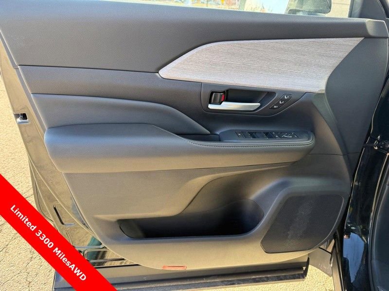 Used 2026 Toyota Grand Highlander Limited image 20