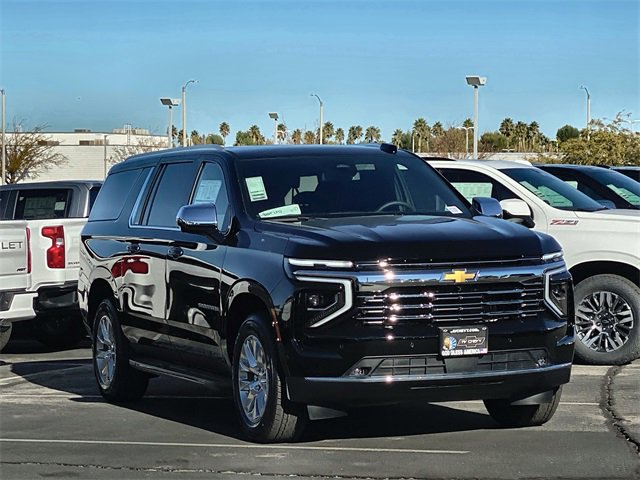 New 2026 Chevrolet Suburban Premier image 3