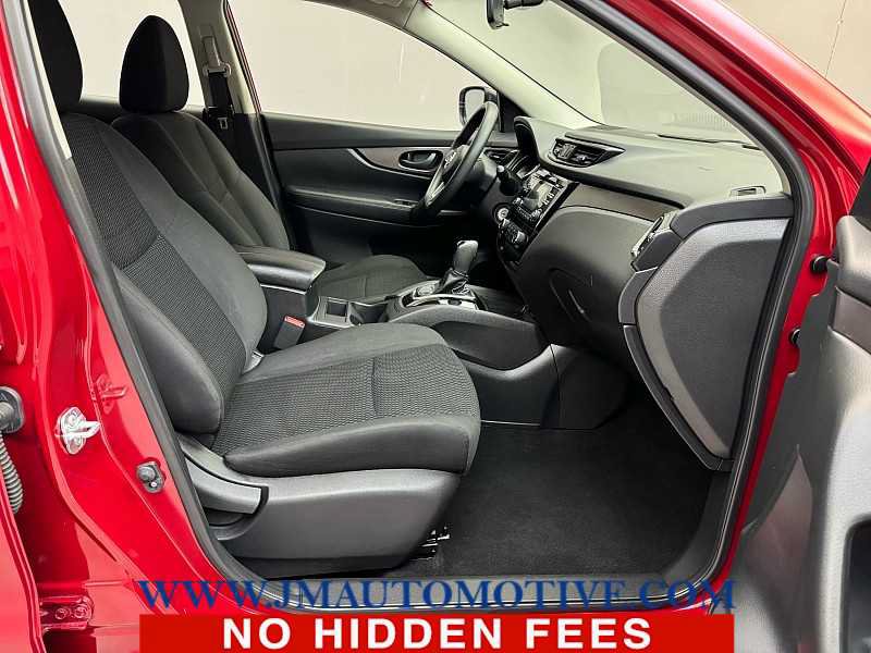 Used 2017 Nissan Rogue Sport S w/ S Appearance Package AWD/4WD image 19