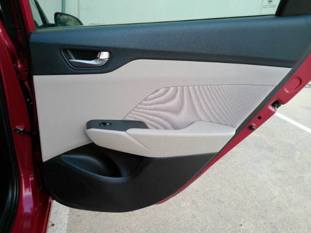 Used 2022 Hyundai Accent SEL FWD image 19