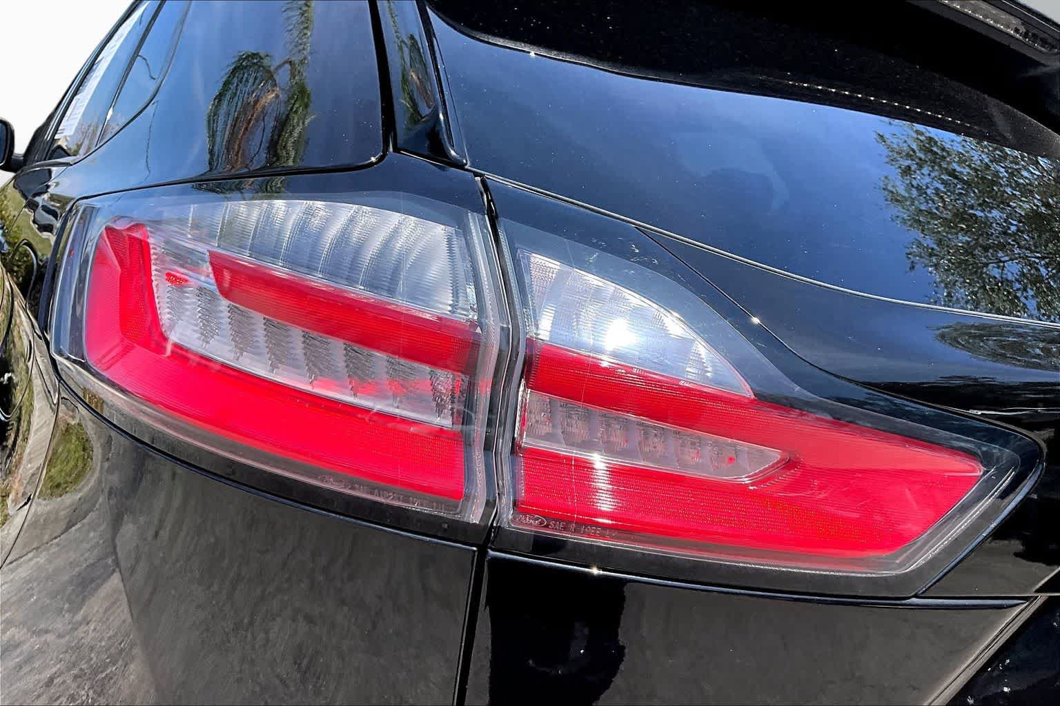 Used 2022 Ford Edge ST-Line w/ Class II Trailer Tow Package AWD/4WD image 56