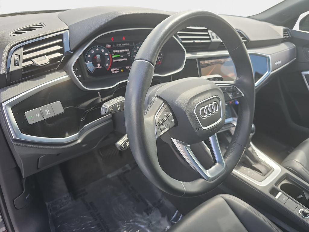 Used 2024 Audi Q3 2.0T Premium Plus w/ Premium Plus Package AWD/4WD image 25