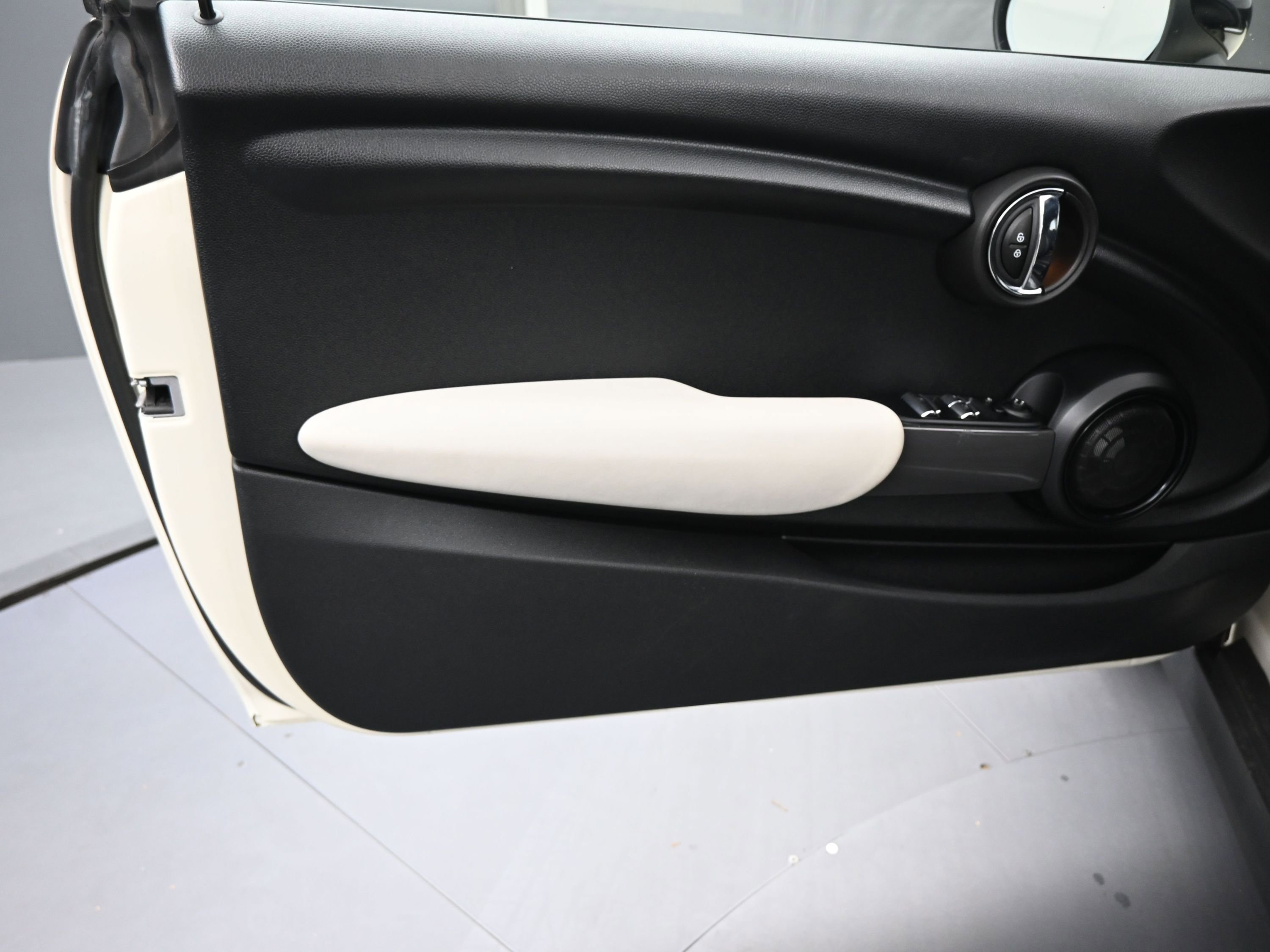 Used 2017 MINI Cooper Convertible image 16