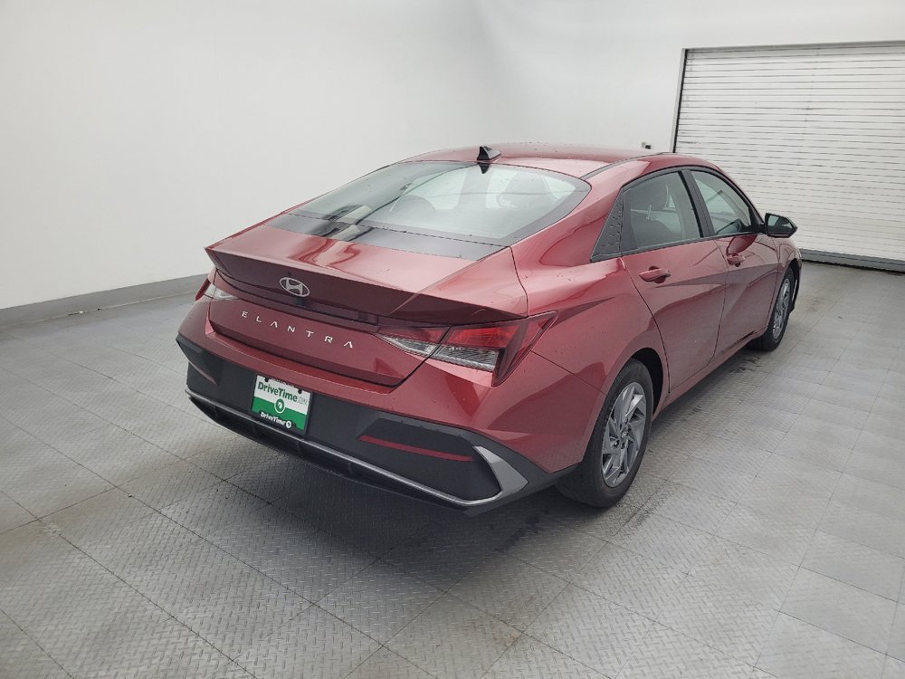 Used 2024 Hyundai Elantra SEL FWD image 9