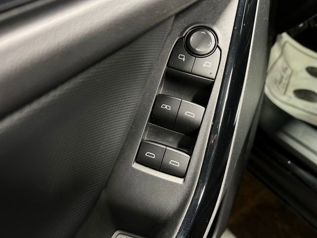 Used 2025 Chevrolet Equinox LT w/ Midnight Edition image 13