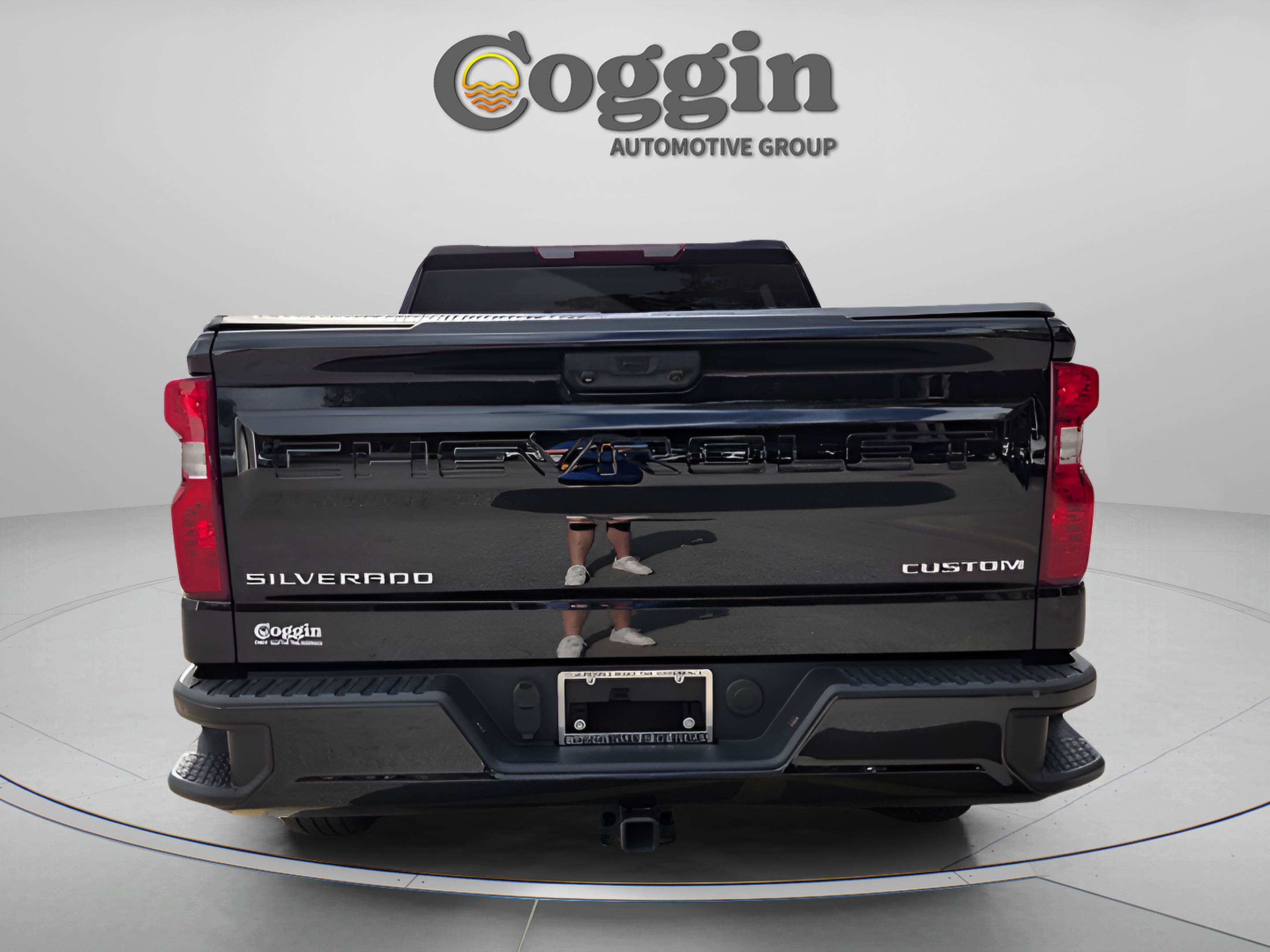 Used 2023 Chevrolet Silverado 1500 Custom AWD/4WD image 4