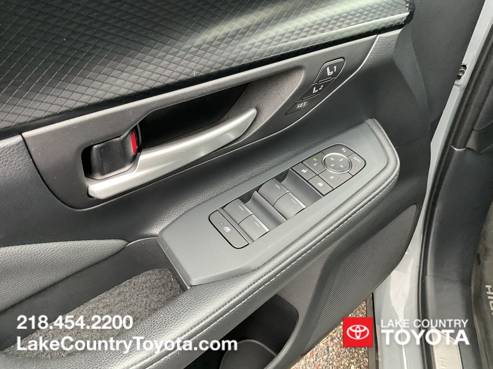 Used 2025 Toyota Grand Highlander AWD Hybrid image 27
