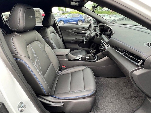 New 2026 Buick Envista Sport Touring w/ Convenience I Package image 18