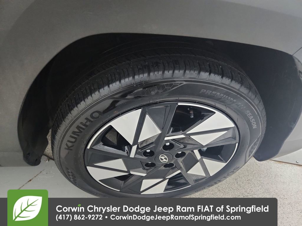 Used 2025 Hyundai Kona SEL image 31