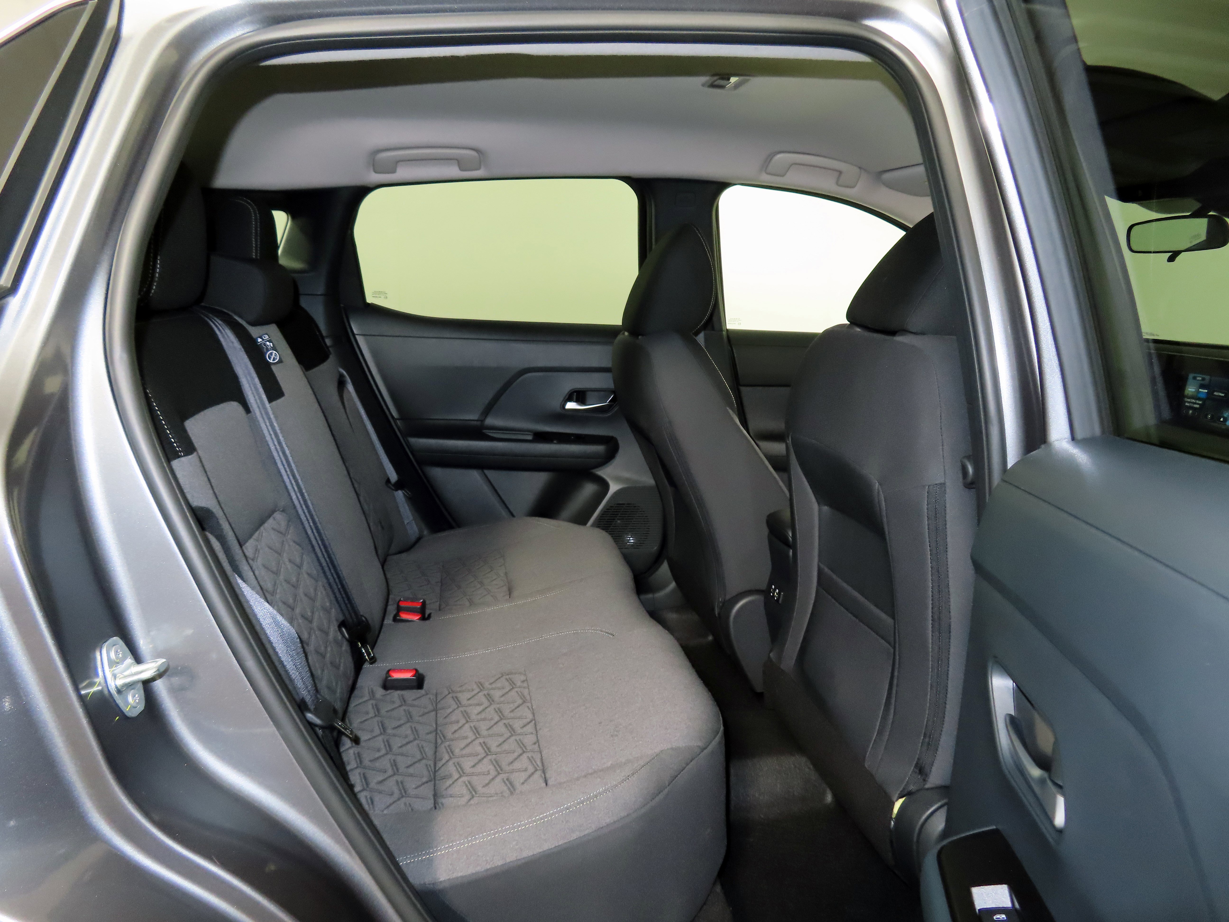 Certified 2025 Nissan Kicks SV w/ Illumination Package image 32