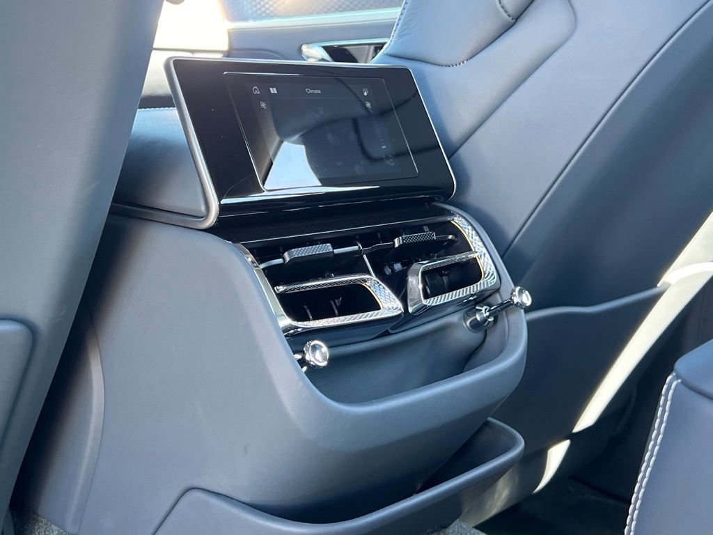 Used 2025 Bentley Flying Spur Plug-In Hybrid image 20