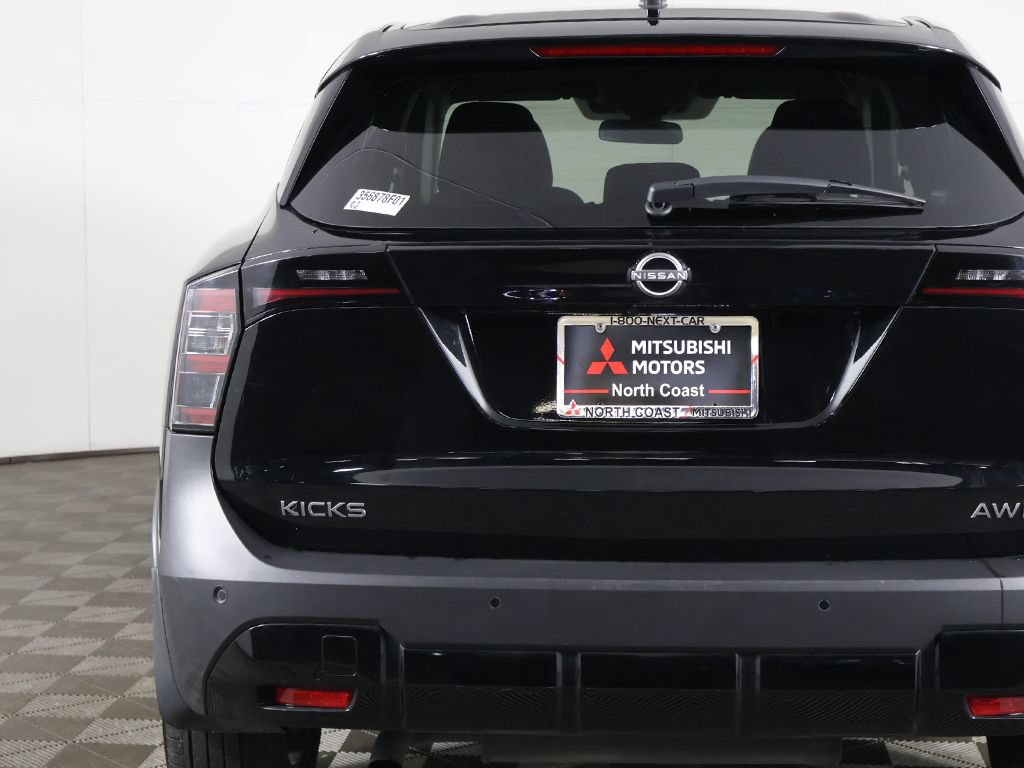 Used 2025 Nissan Kicks SV AWD/4WD image 14