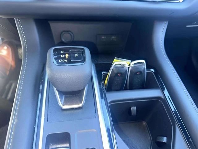 Used 2025 Nissan Pathfinder SV image 13